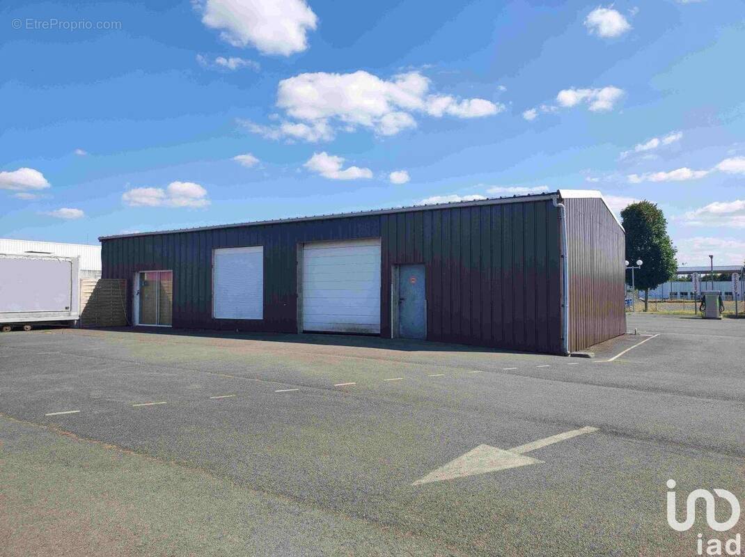 Photo 1 - Commerce à LOUDUN