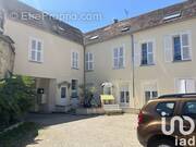 Photo 1 - Appartement à VILLENEUVE-LA-GUYARD