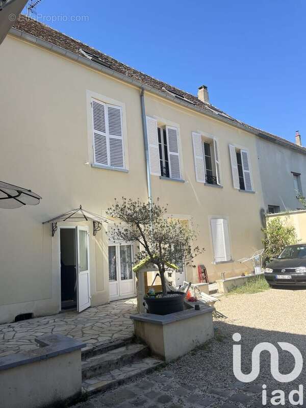 Photo 4 - Appartement à VILLENEUVE-LA-GUYARD