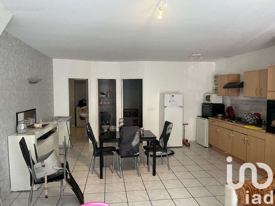 Photo 7 - Appartement à VILLENEUVE-LA-GUYARD