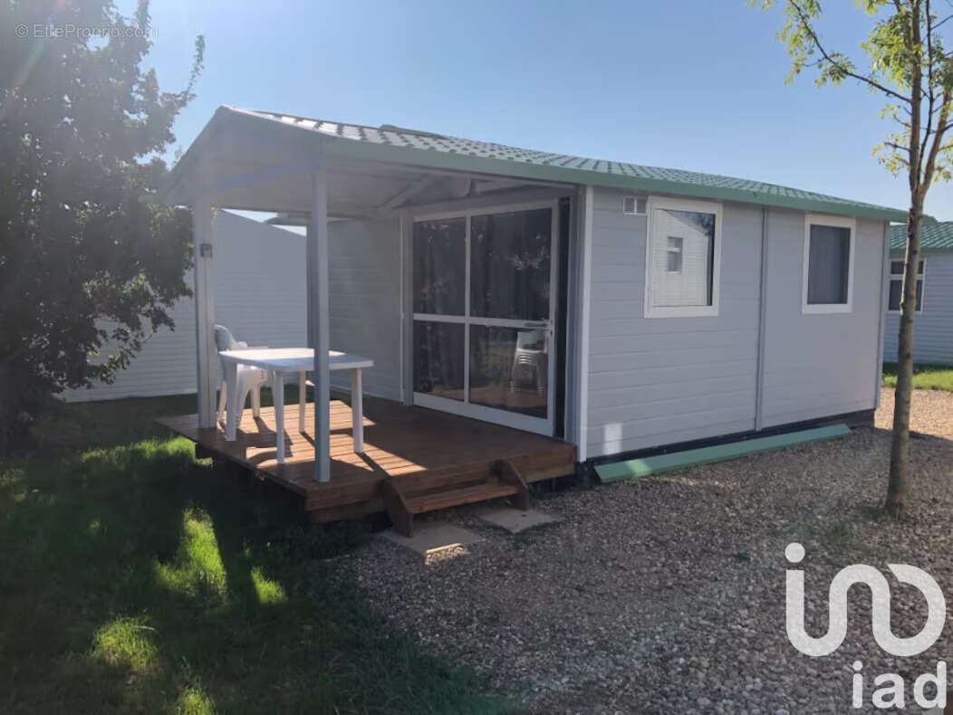 Photo 2 - Terrain à LUSSAC-LES-CHATEAUX