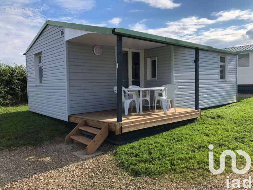 Photo 4 - Terrain à LUSSAC-LES-CHATEAUX