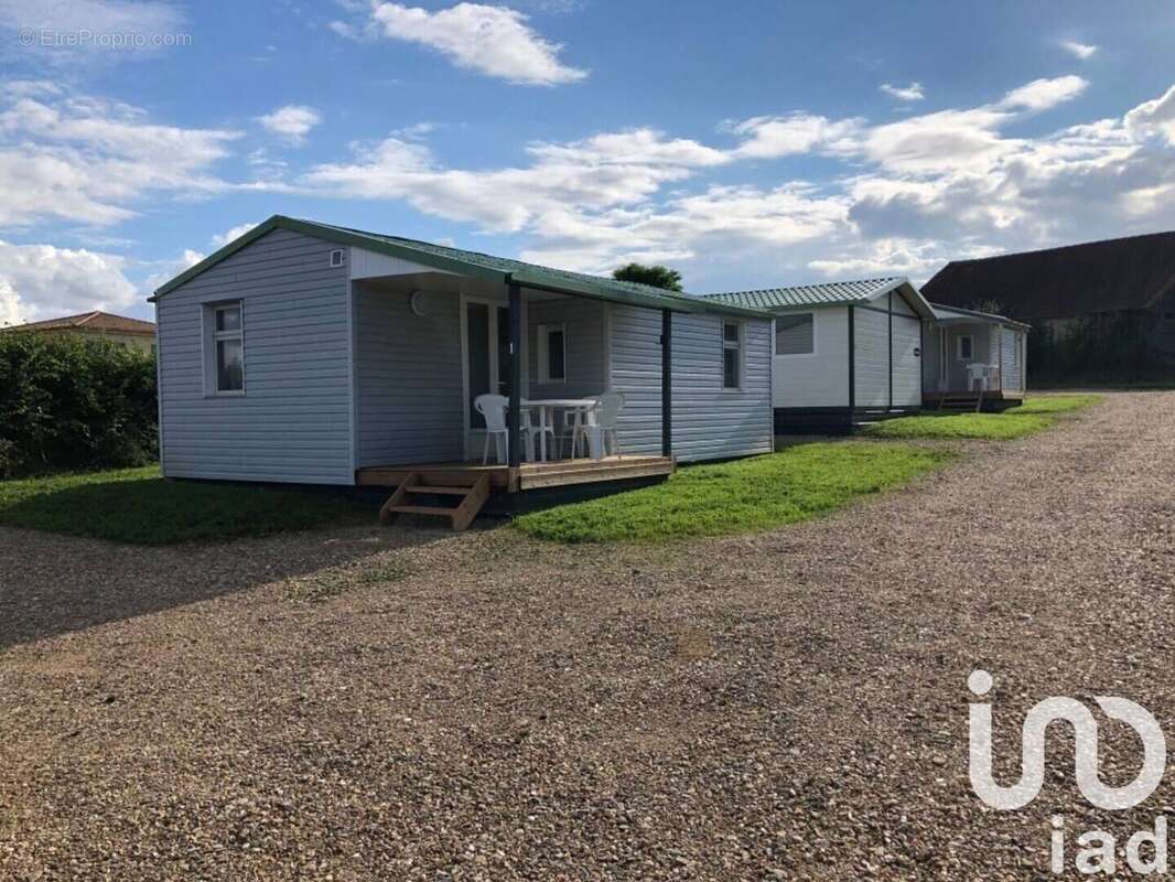 Photo 5 - Terrain à LUSSAC-LES-CHATEAUX