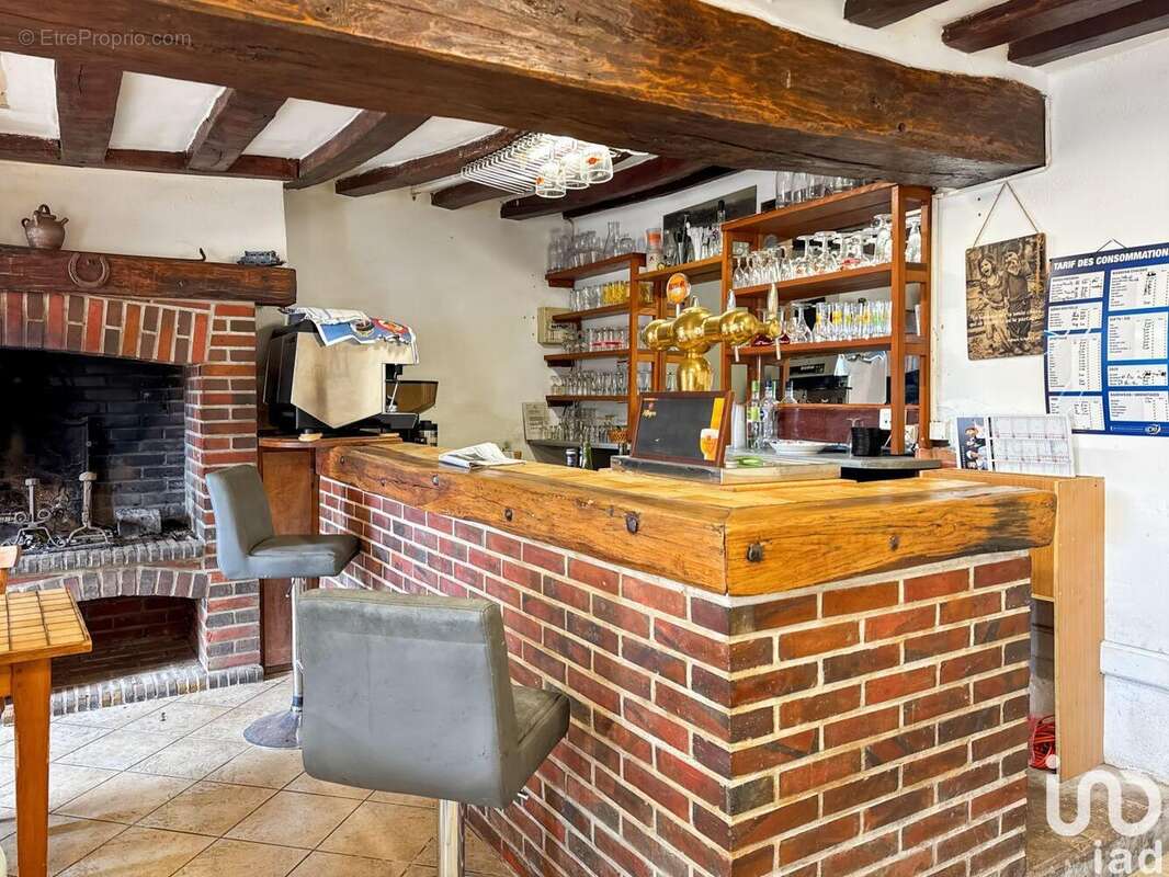 Photo 8 - Commerce à MOUTIERS-EN-PUISAYE