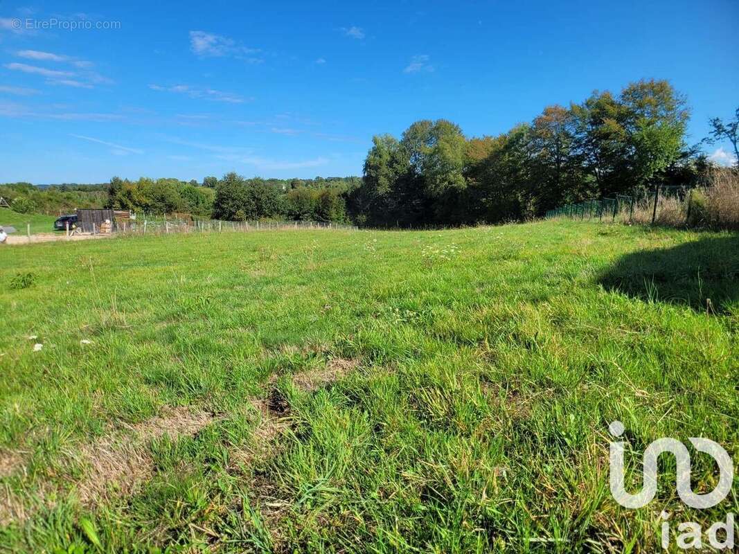Photo 2 - Terrain à SAINT-GERMAIN-LES-VERGNES
