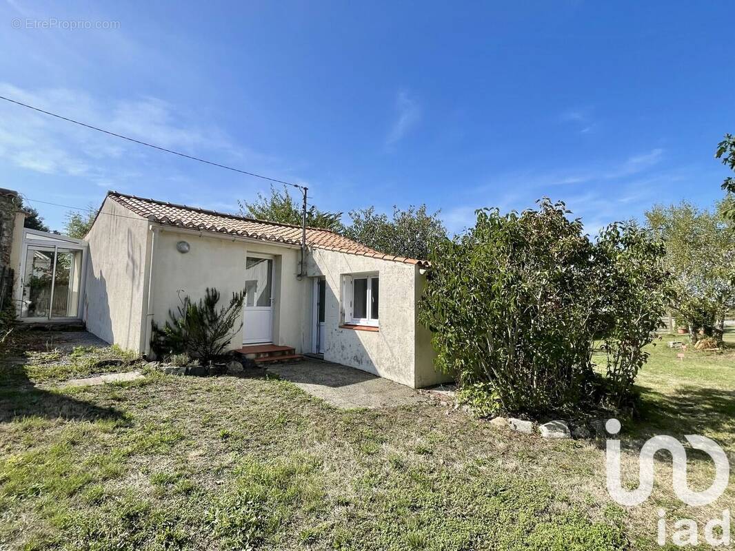 Photo 1 - Maison à LE FENOUILLER