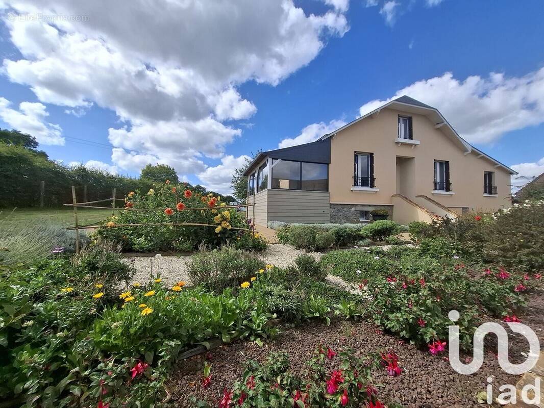 Photo 1 - Maison à CHEMIRE-EN-CHARNIE