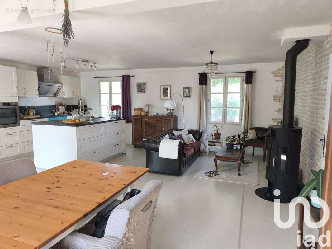 Photo 3 - Maison à ASQUINS