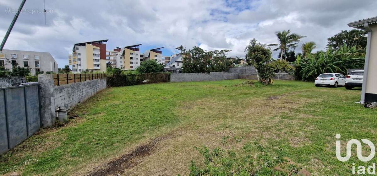 Photo 2 - Terrain à SAINT-BENOIT