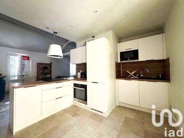 Photo 2 - Appartement à DAMPIERRE-EN-YVELINES