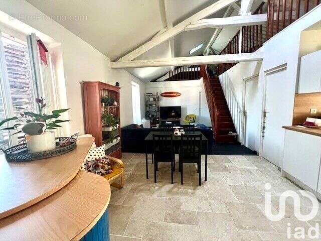 Photo 6 - Appartement à DAMPIERRE-EN-YVELINES