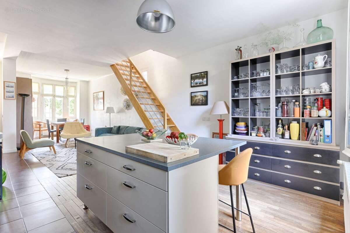 Maison à COURBEVOIE