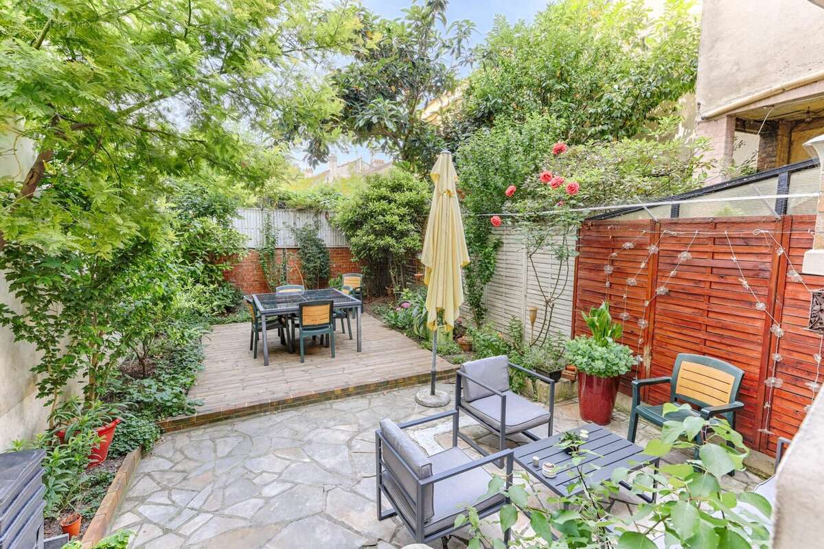 Maison à COURBEVOIE