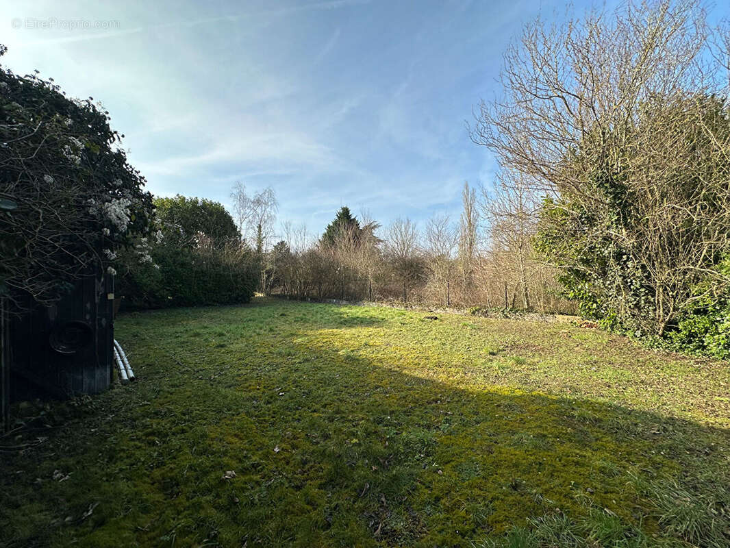 Terrain à GERMIGNY-L&#039;EVEQUE