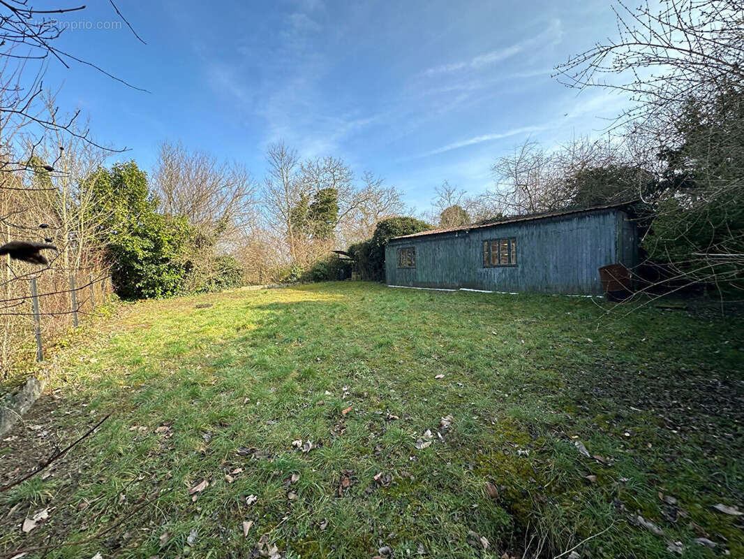 Terrain à GERMIGNY-L&#039;EVEQUE