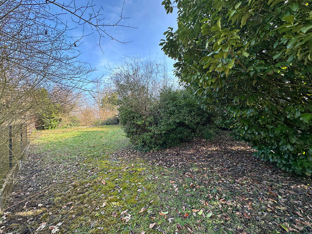 Terrain à GERMIGNY-L&#039;EVEQUE