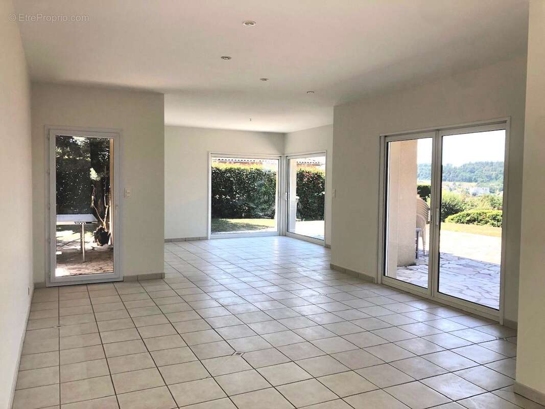 Maison à ROCHE-LA-MOLIERE