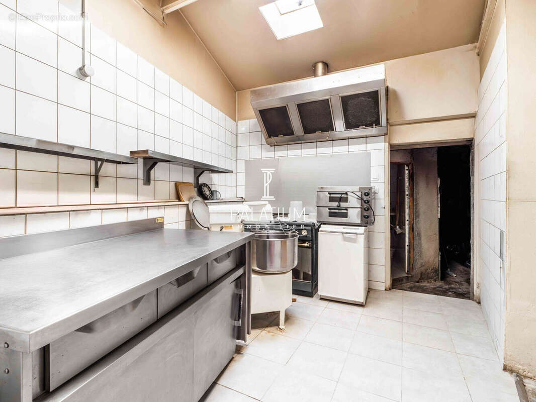 Autre à LA BASTIDE-DES-JOURDANS