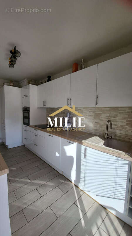 Appartement à MARSEILLE-3E