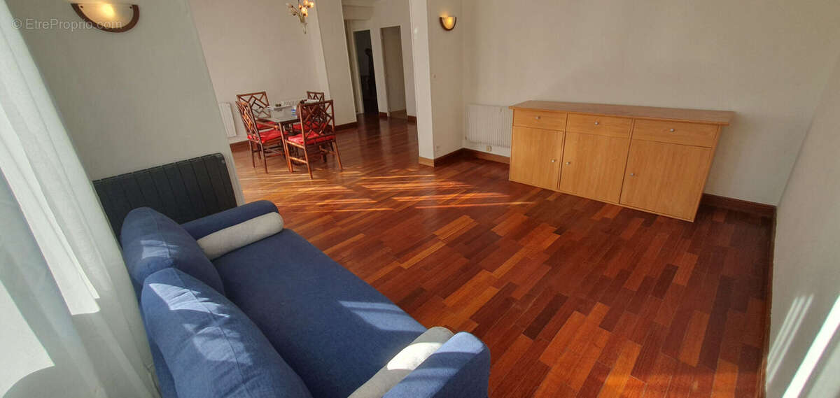 Appartement à LA CELLE-SAINT-CLOUD