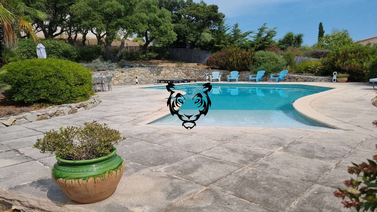 Maison à LES ISSAMBRES