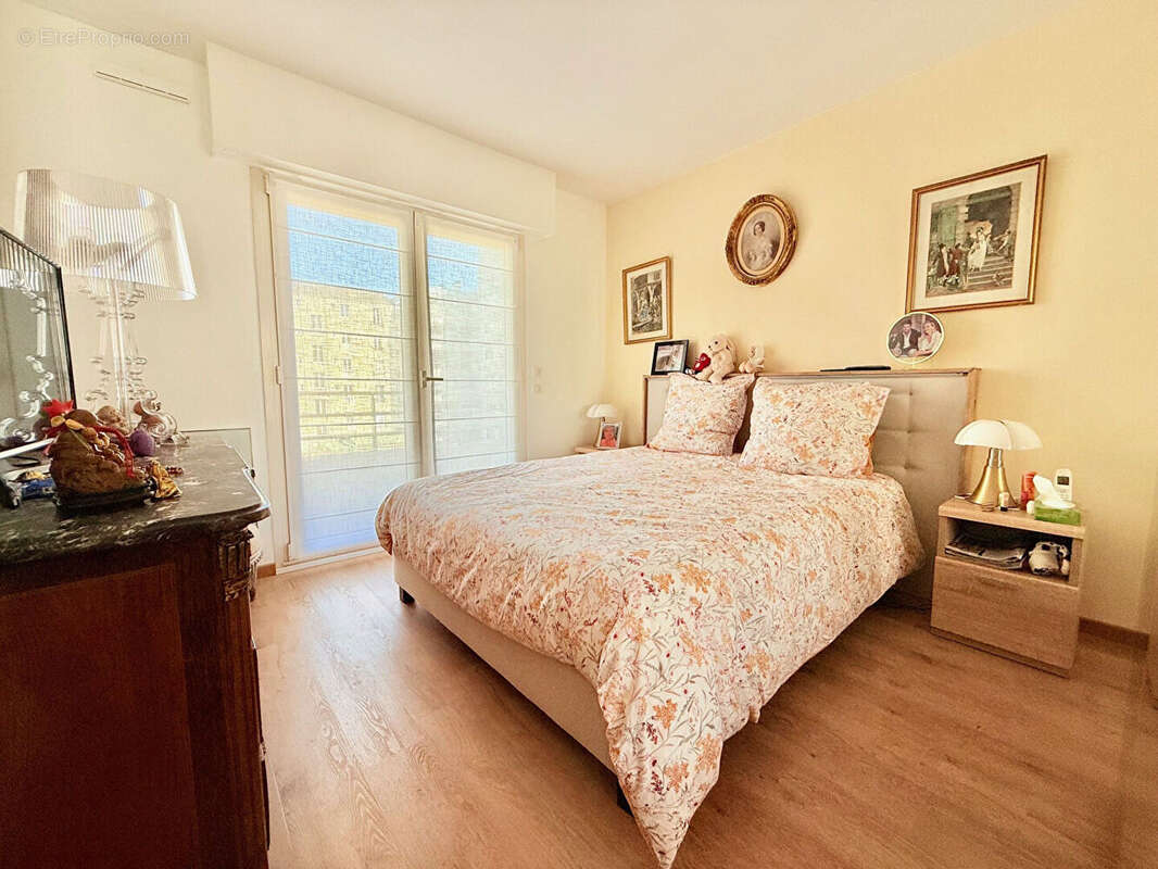 Appartement à LEVALLOIS-PERRET