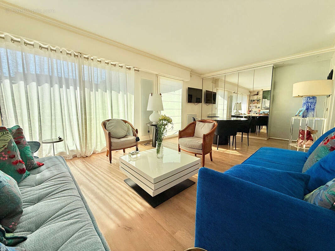 Appartement à LEVALLOIS-PERRET