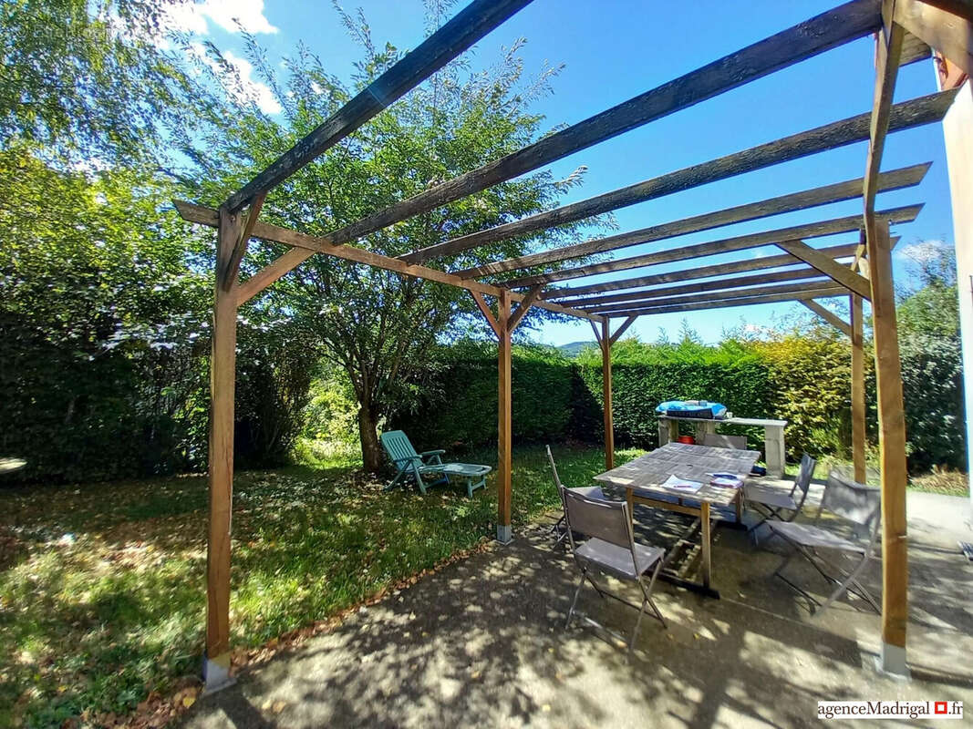 Maison à SAINT-GEOIRE-EN-VALDAINE