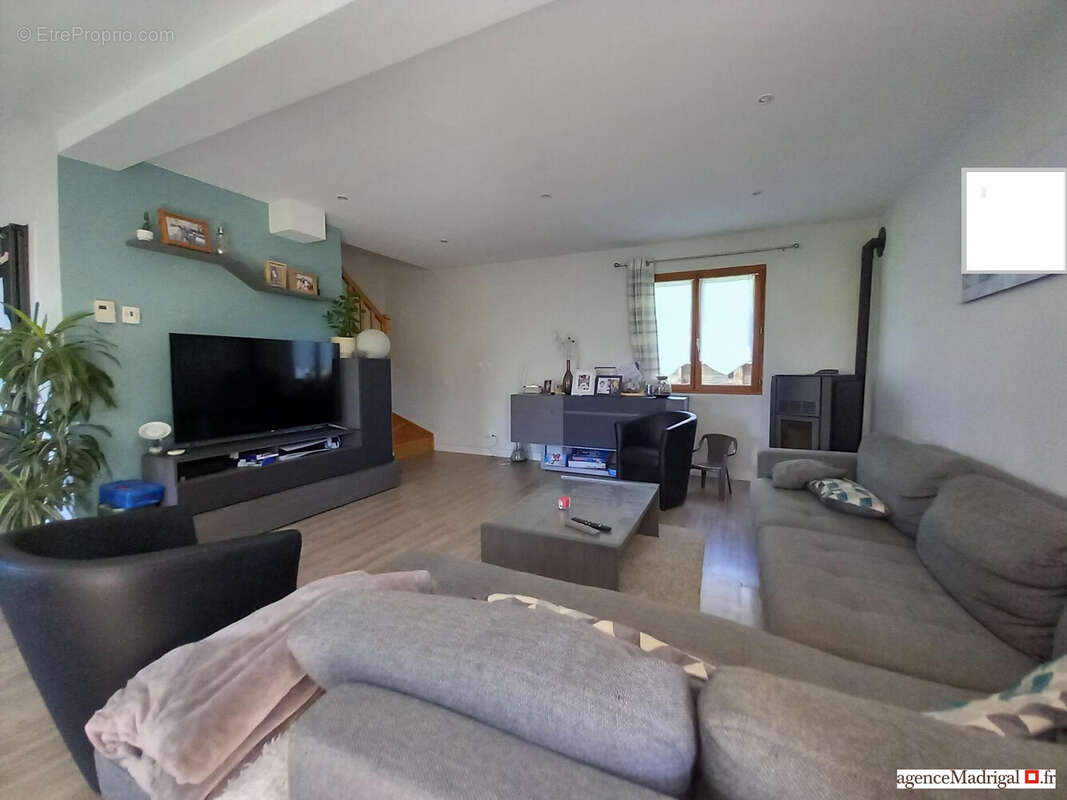 Maison à SAINT-GEOIRE-EN-VALDAINE