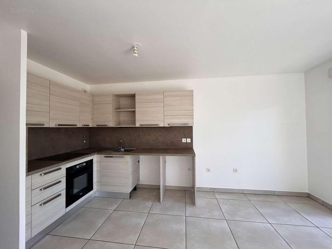 Appartement à LE MUY