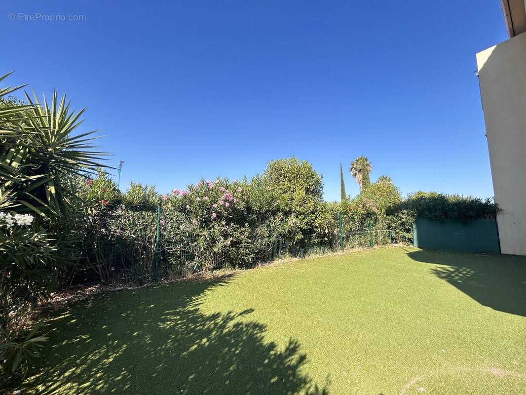 Appartement à LE MUY