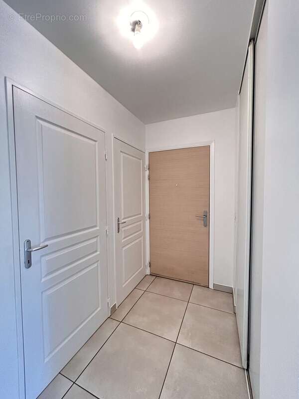 Appartement à LE MUY