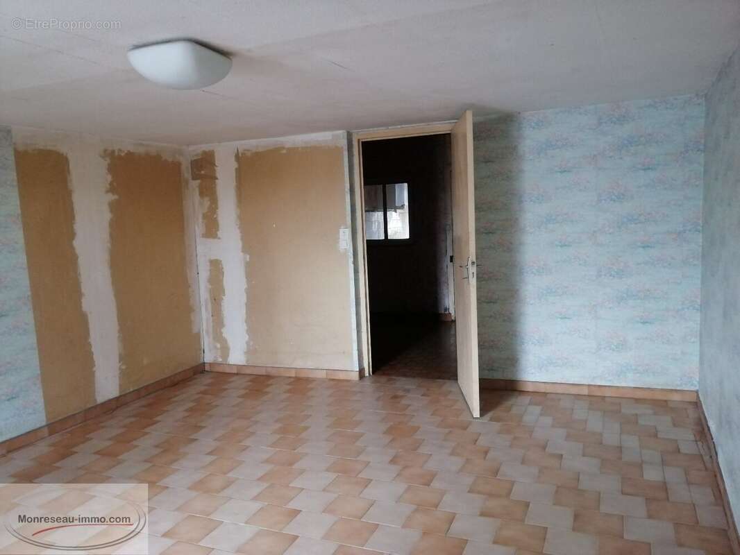 Maison à PONT-DE-VAUX