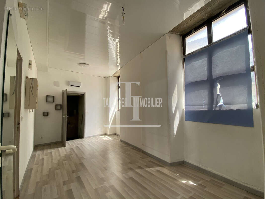 Commerce à PERIGUEUX