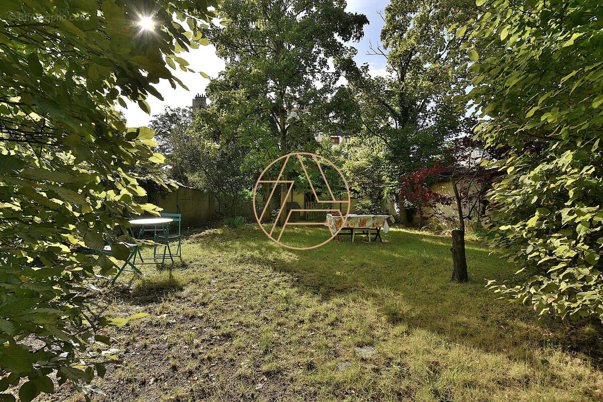 Appartement à SAINT-MAUR-DES-FOSSES