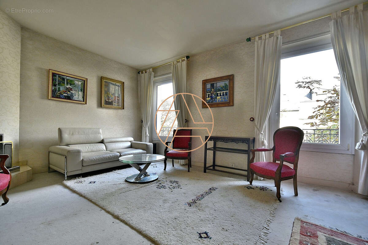 Appartement à SAINT-MAUR-DES-FOSSES