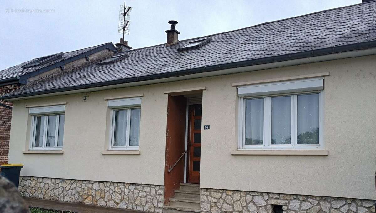 Maison à SAINS-RICHAUMONT