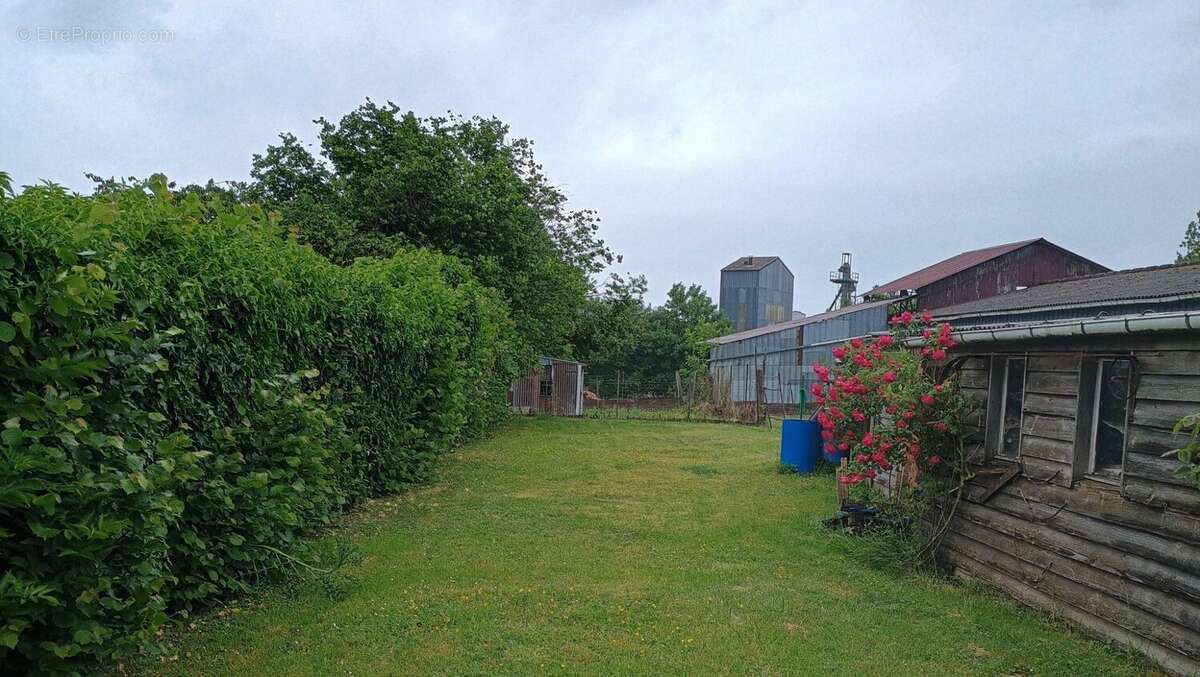 Maison à SAINS-RICHAUMONT