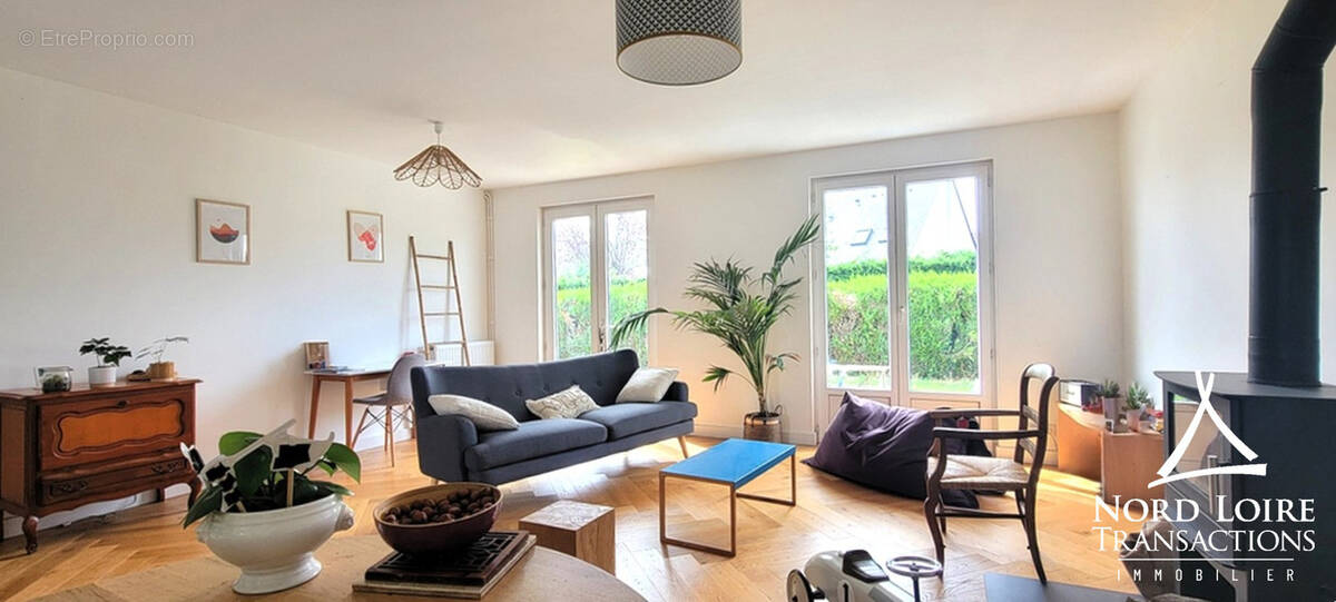 Maison à SAINTE-LUCE-SUR-LOIRE