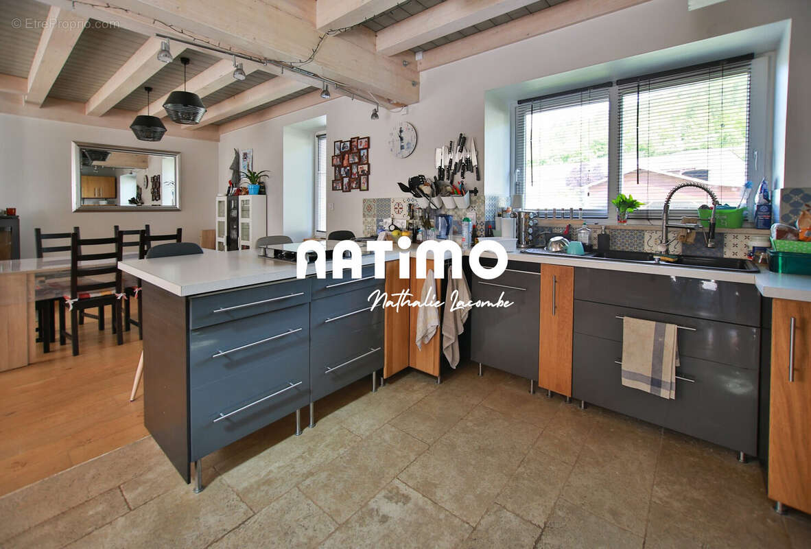 Maison à MONTIGNY-MONTFORT