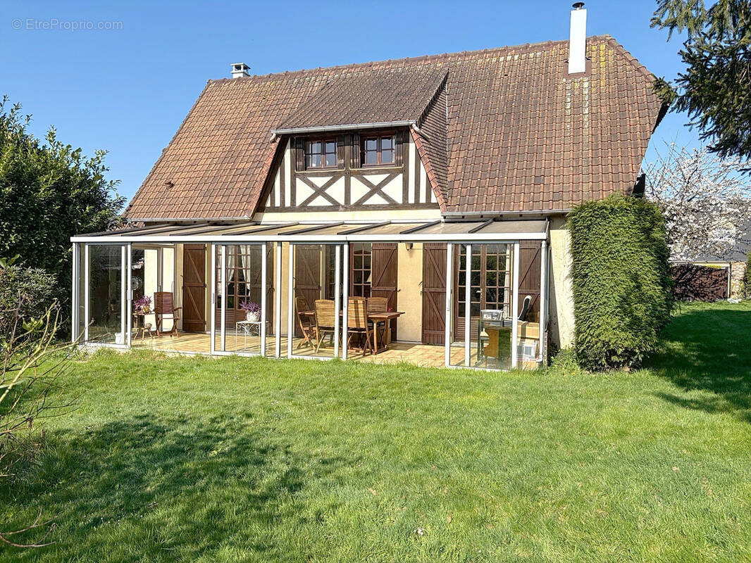 Maison à FRANQUEVILLE-SAINT-PIERRE