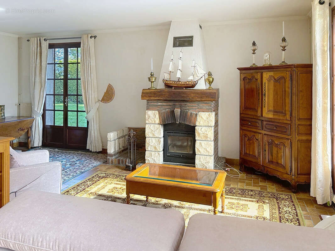 Maison à FRANQUEVILLE-SAINT-PIERRE