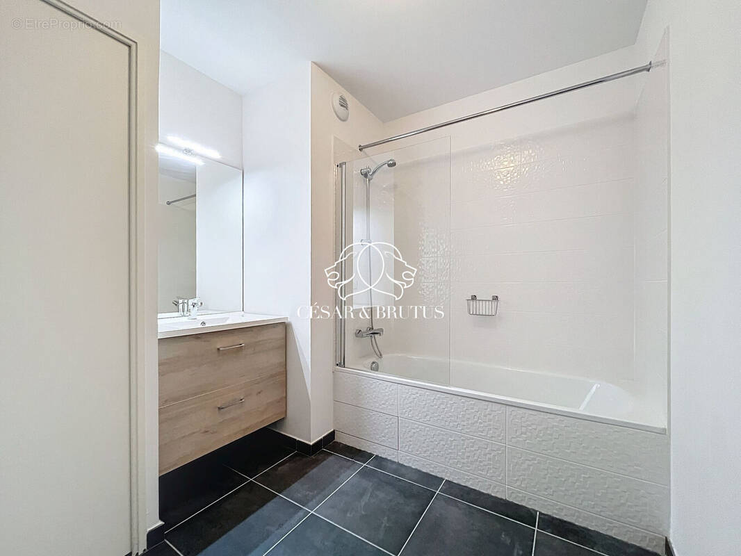 Appartement à NEUVILLE-SUR-SAONE