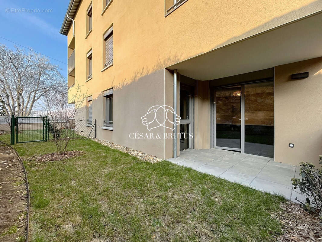 Appartement à NEUVILLE-SUR-SAONE