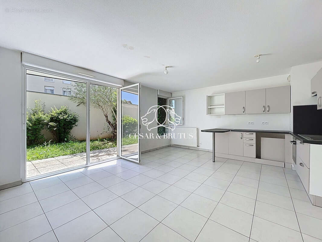 Appartement à SATHONAY-CAMP