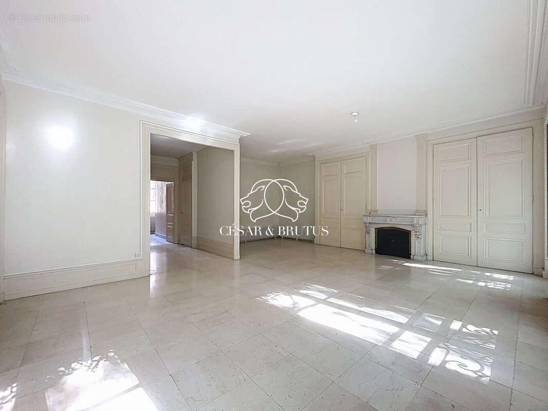 Appartement à LYON-6E