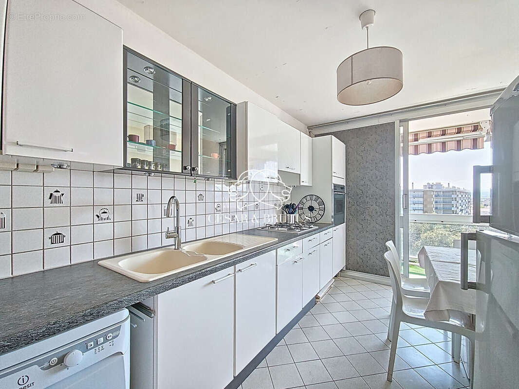 Appartement à LYON-8E