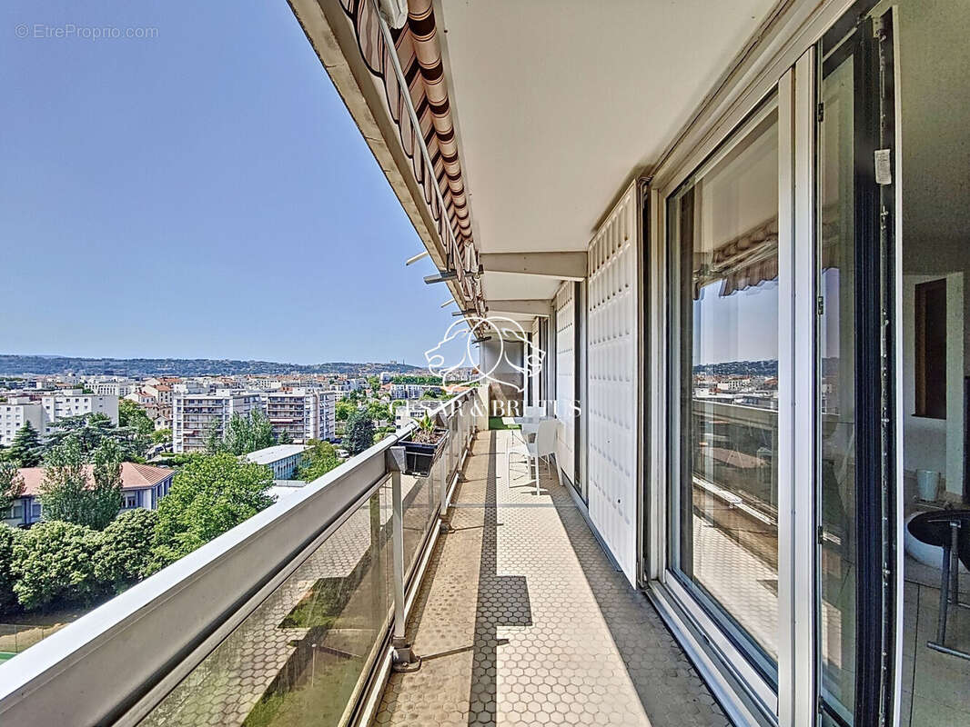 Appartement à LYON-8E