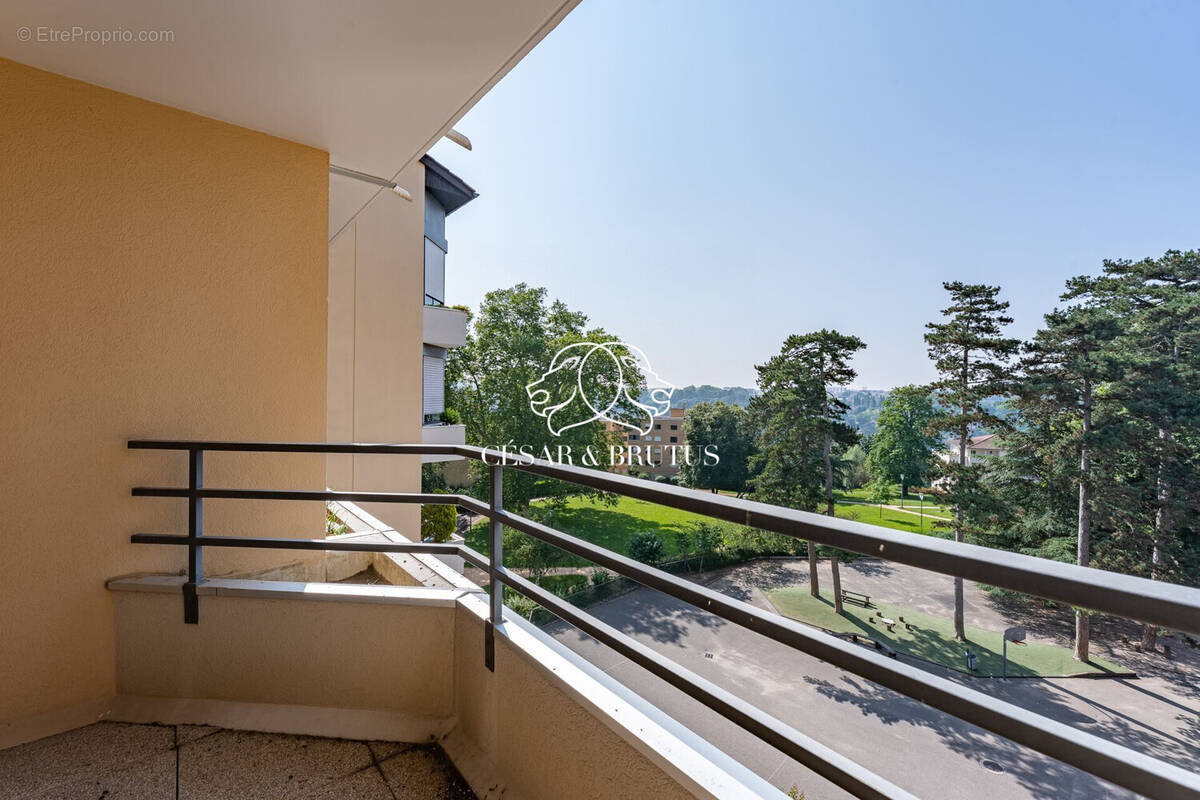 Appartement à LYON-9E