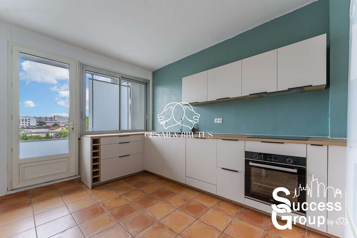 Appartement à LYON-8E